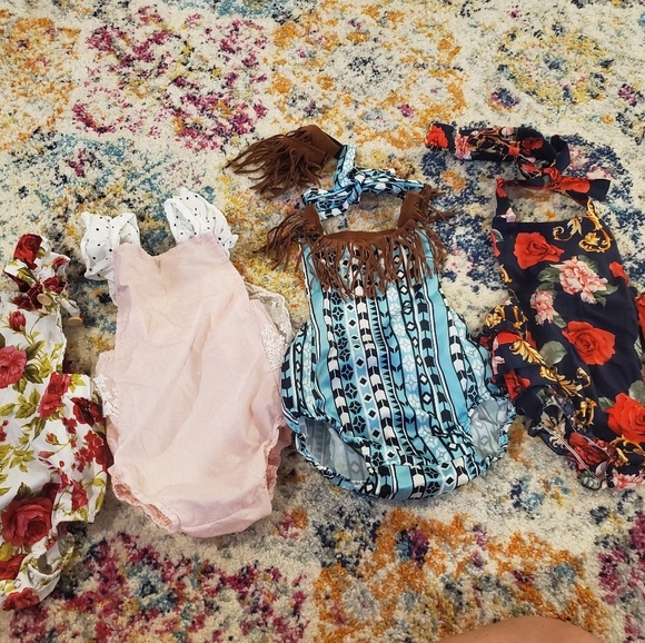 Set of 4, baby girl ruffle rompers - Picture 1 of 8